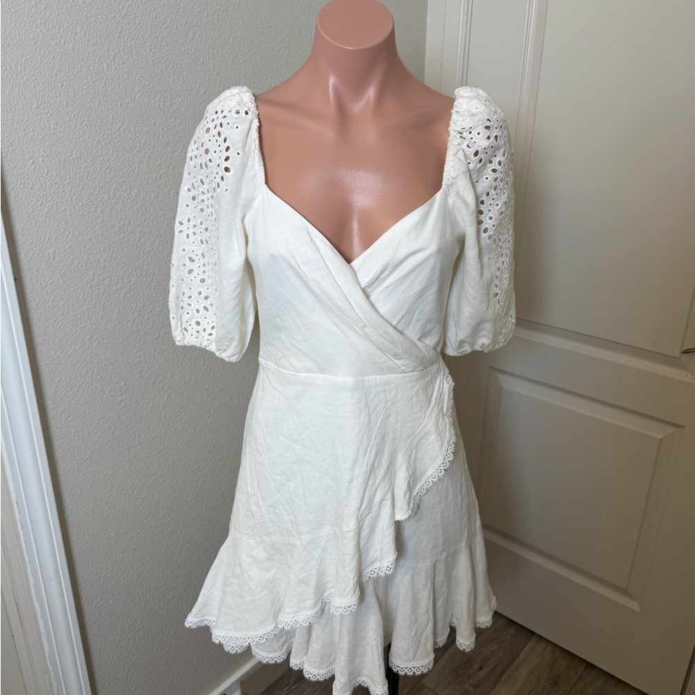 BCBGMAXAZRIA Elegant White Eyelet Lace Dress Sz 4